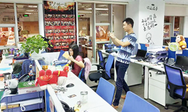 為客戶服務(wù)中 為客戶服務(wù)中